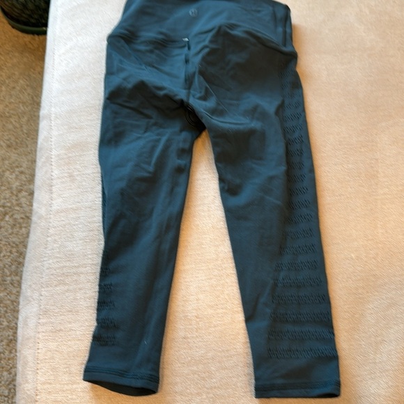 lululemon reveal crop in submarine - Picture 10 of 12